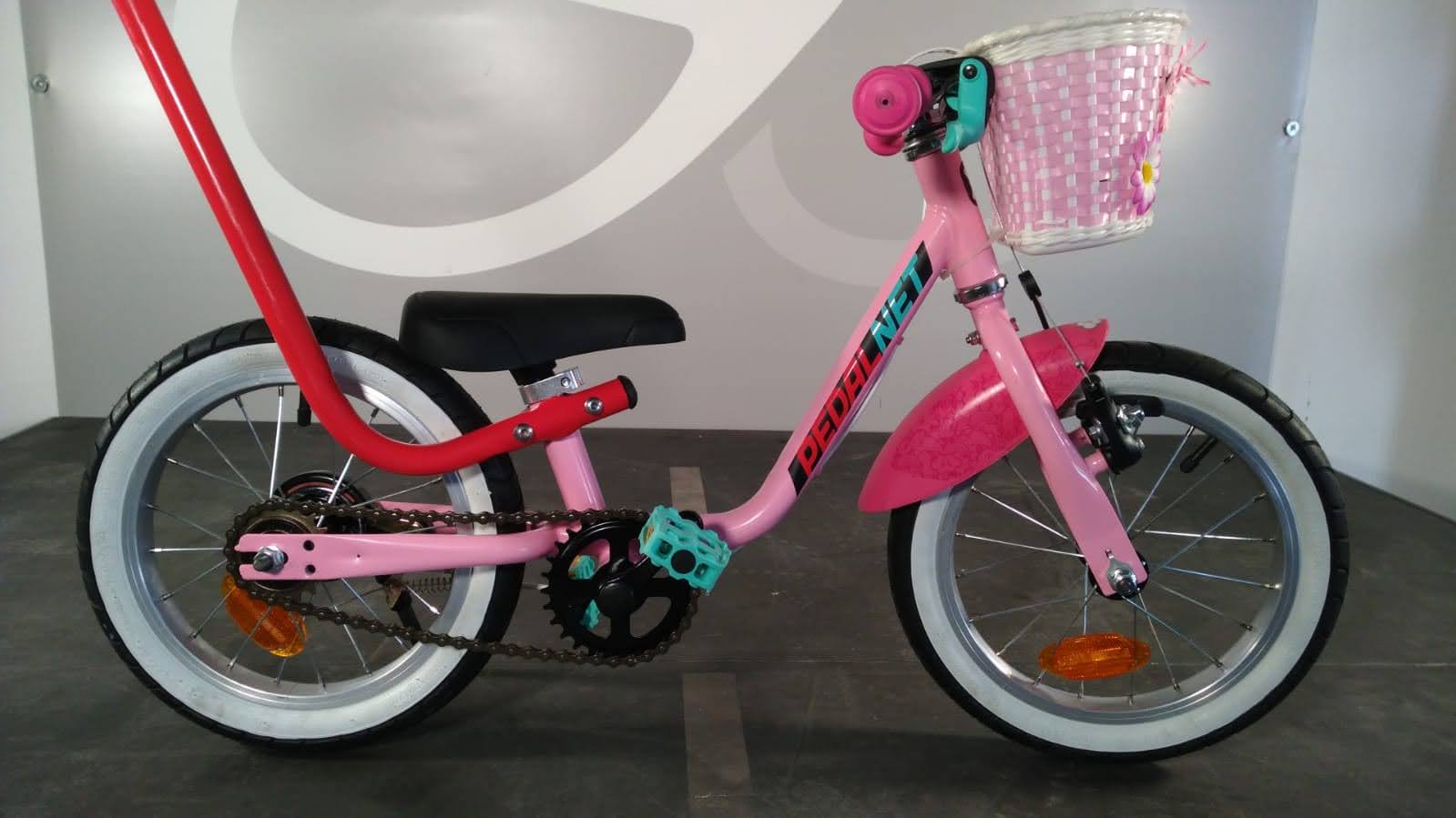 Adaptación especial bicicleta para niño con acondroplasia