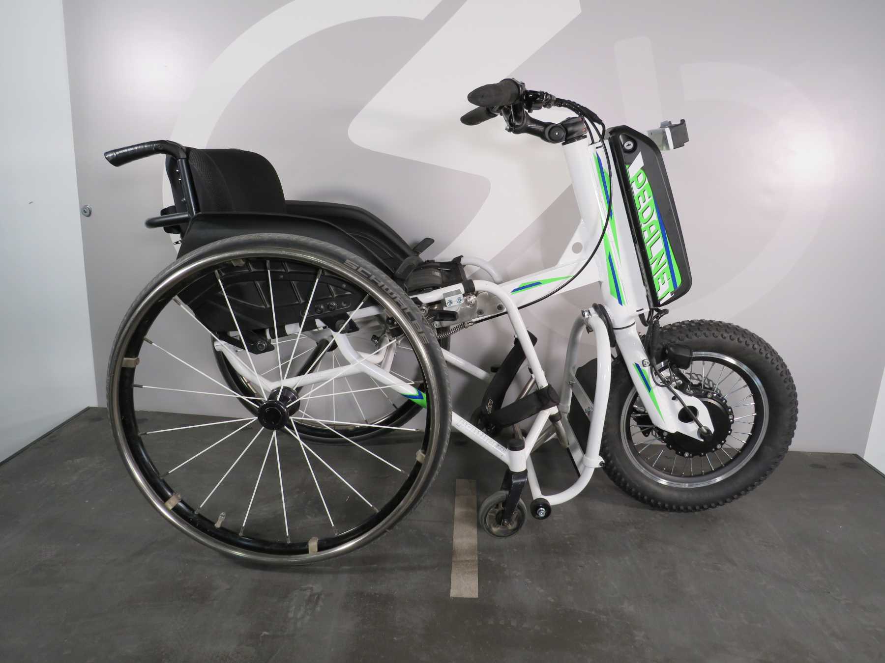 Acople eléctrico para silla de ruedas hecha a medida, handbike electrica a medida