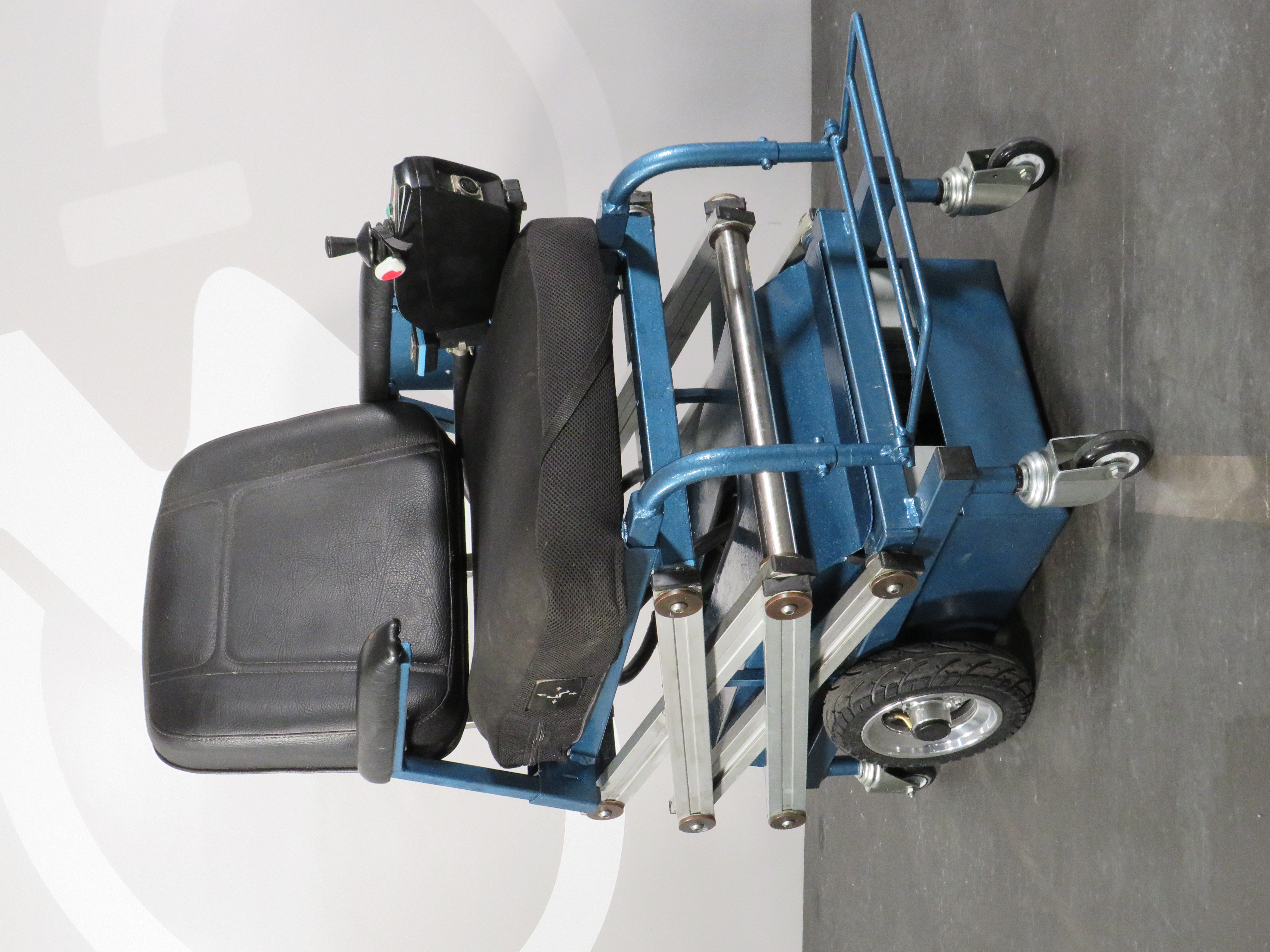 mini silla de ruedas eléctrica con elevador para interiores