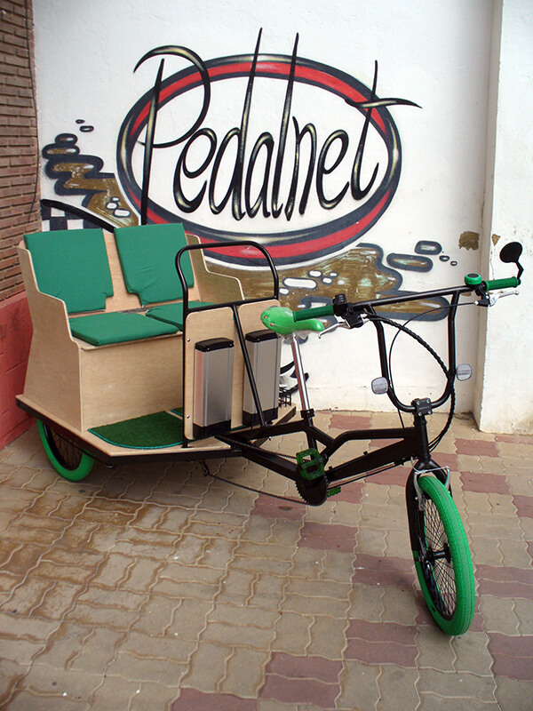 Trike-rickshaw-grande-cerrado